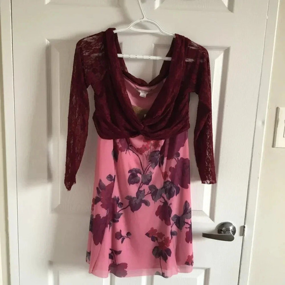 NWT Kimchi Blue Sydney Off-The-Shoulder Mini Dress Rose  Bourgogne Sz L - Picture 1 of 9